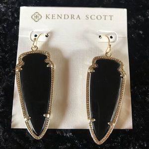 NWOT KENDRA SCOTT Black Drop Earrings